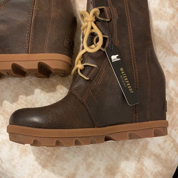 Sorel Arctic Wedge Leather Boot - Picture 13 of 15